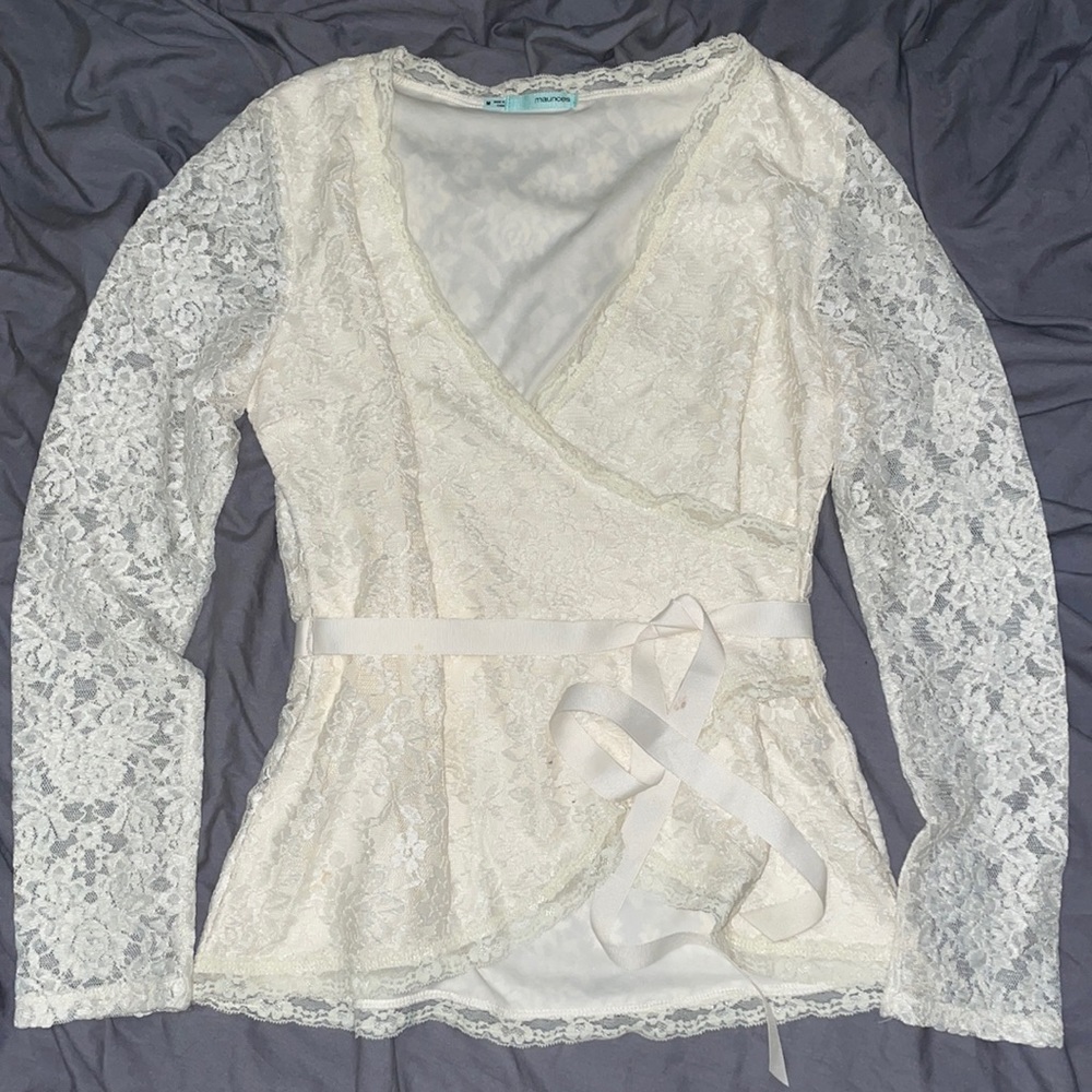 MAURICES lace V-neck long sleeve